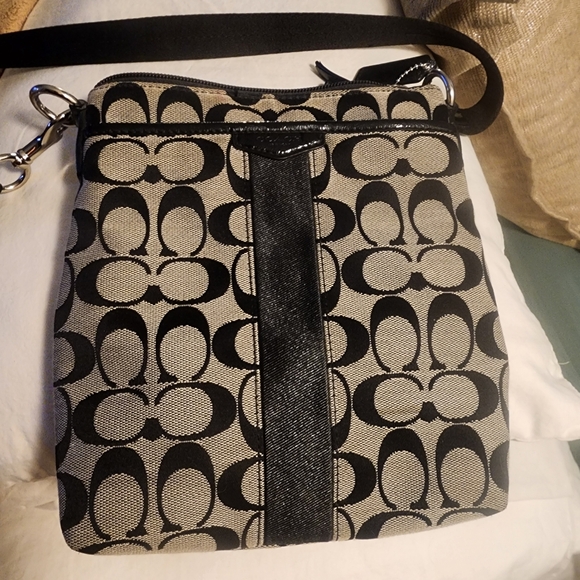 Authentic Coach Crossbody Satchel - Picture 4 of 10